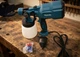 Фарбопульт Makita AH550L 650 Вт електричний краскопульт розпилювач фарби 220 В з вбудованим компресором баком 800 мл продуктивністю 550 мл хв трьома соплами 2 2.5 3 мм регулюванням подачі матеріалу ширини факела в’язкість 60 DIN для фарбування - зображення 3