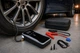 Пускозарядное устройство S3 10400 мАч Автомобильный Jump Starter 12В с компрессором цифровым дисплеем и LED SOS фонарем для бензиновых и дизельных двигателей многофункциональный портативный аккумуляторный блок для быстрого запуска авто и подкачки шин - изображение 3