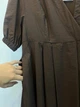 Женское платье миди с поясом и складками Токио Modna KAZKA MKSN2263/1-01 - 44/46, Шоколад - изображение 4