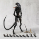 Фигурка Alien Romulus Scorched Xenomorph 25 см — Коллекционная игрушка-монстр Чужой Ромул в подарочной упаковке - изображение 3