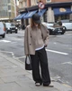 Женское короткое пальто-жакет oversize, двубортное бежевого цвета S - изображение 3