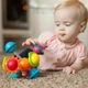 Прорезыватель Fat Brain Toys Сенсорные шары разноцветные 15х13х17 см 0 23 кг - изображение 7