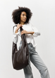 Велика жіноча плетена сумка-хобо Sambag HOBO WEAVE для ноутбука 15" з екошкіри Шоколадна - зображення 6