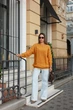 Свитер женский базовый оранжевого цвета 39417 One Size - изображение 1