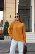 Свитер женский базовый оранжевого цвета 39417 One Size - изображение 2