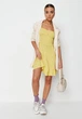 Сарафан женский Missguided DD929779 желтый с цветочным принтом мини приталенного кроя на тонких бретелях размер UK 14 / EU 42 / US 10 - изображение 4