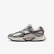 Кросівки дитячі Nike V5 Rnr 38 Сірий HQ6411-003 - зображення 1