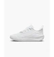 Кроссовки подростковые Nike Omni Multi-Court (Gs) 38.5 Білий DM9027-100 - изображение 2