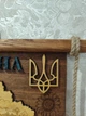 Дерев’яне панно «Україна» — патріотичний сувенір з картою України, тризубом та українською символікою, лазерне гравіювання - изображение 10
