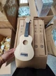 Укулеле (Гавайская гитара) с чехлом + комплект аксесcуаров S HM100-GB Без лака (натуральный цвет) (mrk2851) - изображение 12