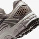 Кросівки жіночі Nike Vomero 5 (Gs) 36.5 Коричневий HF6998-200 - зображення 12