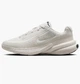Кросівки жіночі Nike Uplift Sc 42 Бежевий IB2766-002 - зображення 1