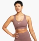 Спортивный топ женской Nike Swoosh Medium Support S Бежевий DX6821-208 - изображение 1