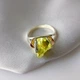 Серебряный комплект 925 пробы с золотыми пластинами 375 пробы с цирконом салатового цвета - изображение 5