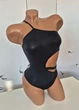 Боди женский на одной бретеле с вырезом на талии PrettyLittleThing Черный 11056 XS (укр 40-42) - изображение 4