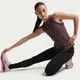 Майка женская Nike Swift Tank S HQ0620-502 - изображение 4