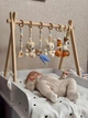 Підлоговий мобіль BABY GYM з іграшками, стійка Монтессорі, тренажер для немовлят, Лісовий, молочний зайчик і бежевий ведмедик - зображення 2