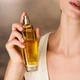 Парфюмерная вода Estee Lauder с нотами роз, лилий, тубероз и цветов апельсина для женщин - изображение 3