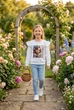 Кофта белая с рюшами на плечах и принтом девочки с котенком Kiddo белый 122 см - изображение 1
