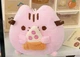 Плюшевий брелок м'яка іграшка кіт Пушин з піцою в лапках (Pusheen з піцою), 10 см (Рожевий) - изображение 2