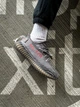Кросівки чоловічі і жіночі Adi Yeezy 350 V2 Beluga 2.0 / Аді ізі буст 350 в2 сірі / адідаси ізіки літні кроси 42 - зображення 5