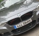 Красные накладки на распорки решетки радиатора BMW F10 F11 F18 F07 F06 F12 F13 F01 F02 F03 F04 F48 F39, 2 шт. - изображение 4