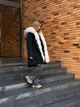 Женская парка черного цвета с натуральным мехом вуалевого песца M - изображение 2