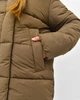 Пуховик з капюшоном для дівчинки X-Woyz DT-8369-32 60123 158 см оливковий - изображение 4