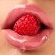 Зволожувальна олія для губ Gisou Honey Infused Lip Oil Raspberry Swirl - зображення 2