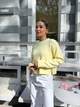 Укороченный свитер с разрезом по бокам 42-46 лимонный - изображение 2