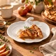 Тарілка десертна "Гарбуз" Le Creuset Pumpkin Meringue 25 см (81776250100099) - зображення 7