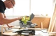 Ukośnica Ryobi z posuwem EMS216L (4892210119384) - obraz 6