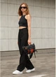 Женская сумка бананка из экокожи поясная городская сумка с 9 отделениями на молнии, черно-оранжевая 60497 - изображение 12