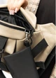 Велика жіноча поясна сумка бананка з натуральної шкіри міська Sambag DynamicDart сіра 60511 - зображення 9