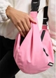 Жіноча сумка хобо Sambag HOBO Bag-glove рожева міська містка з утепленими кишенями 62265 - зображення 9