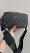 Жіноча сумка кросбоді з логотипом Louis Vuitton маленька чорна екошкіра - зображення 1