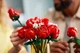 Конструктор цветы 3д букет красных роз Flower Bouquet 822 детали цветочная композиция из мини-блоков 3d для взрослых и детей - изображение 5