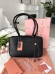 Жіноча сумка Miu Miu Beau Leather Bag 30*18*9 см чорна (Black) з м'якої шкіри, з тисненим логотипом, довгими ручками та декоративним шнурком. - изображение 11