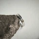 Серебряное кольцо с фианитами, вес изделия 1,71 гр (2209379) - изображение 2