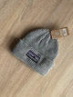 Зимняя мужская шапка Patagonia для зимы, теплая вязаная шапка Патагония с нашивкой, универсальный размер One Size AGE-01 серый цвет - изображение 2