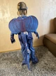 Дитячий карнавальний костюм динозавра з хвостом крила маска комбінезон у синьому кольорі розмір 120 на зріст 110 - 120 см динозавр для дітей - зображення 8