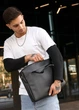 Сумка для ноутбука Sambag Roll з перфорацією 35х28х5 см чорна екошкіра - зображення 2