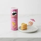 Чипси Pringles Prawn Cocktail Flavor картопляні смажені хрусткі зі смаком коктейлю креветок морепродуктів у картонному тубусі 165 г - зображення 9