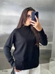 Женский джемпер оверсайз свободного кроя с удлиненной спинкой 42–48 черный - изображение 1