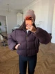Женский короткий пуховик с фактурной вязкой / Шоколад 42-46 / BASED 03004310 - изображение 1