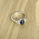 Срібна каблучка з натуральним сапфіром 1.175ct, вага виробу 2,36 гр (1938263) - зображення 2