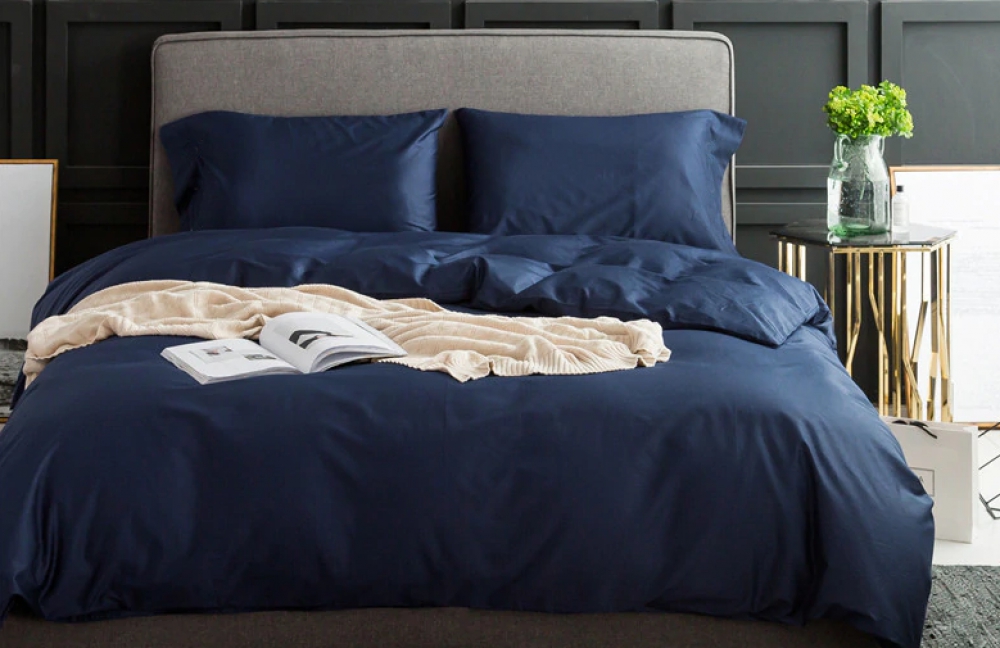 

Комплект постельного белья Komfort-tekstil Сатин однотонный CLASSIC BLUE, №4052 (Двуспальный на резинке)