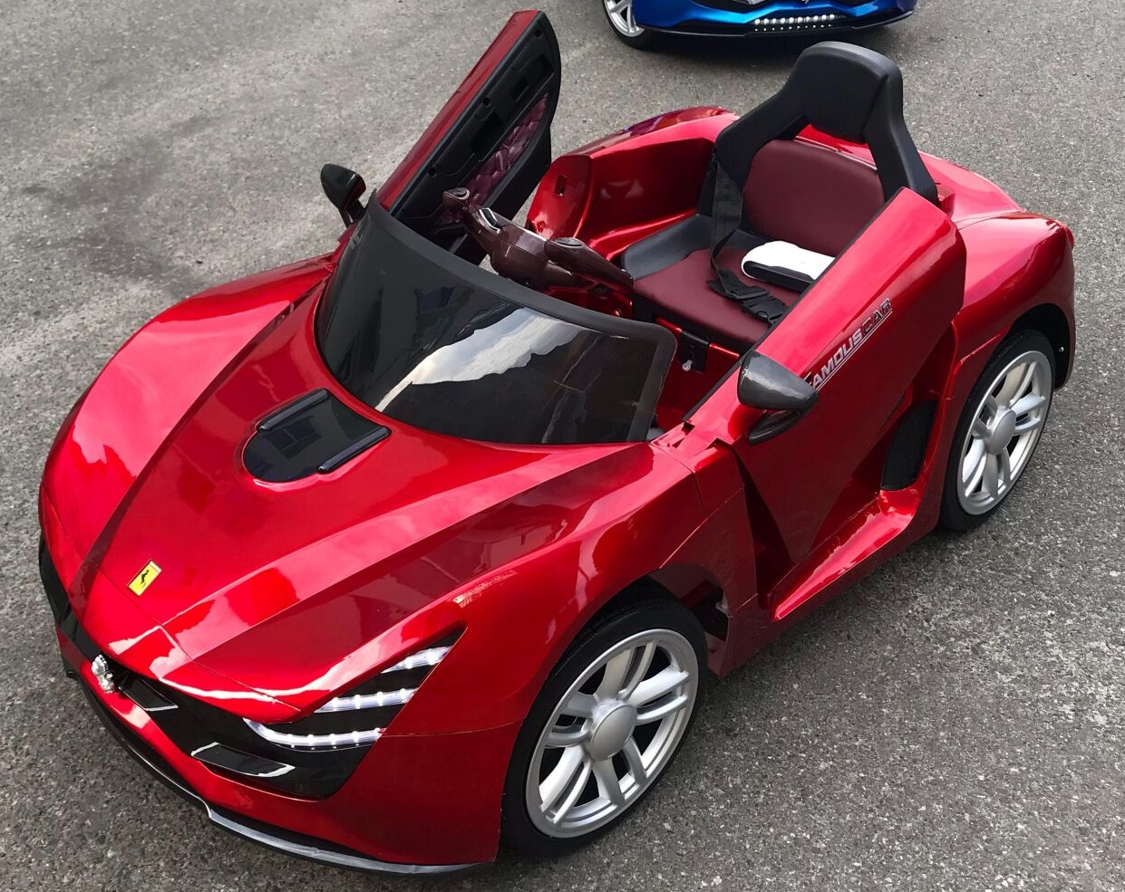 

Электромобиль Kidsauto Ferrari LaFerrari style Красный лак (HZBB-7587) (6903351875874_red)