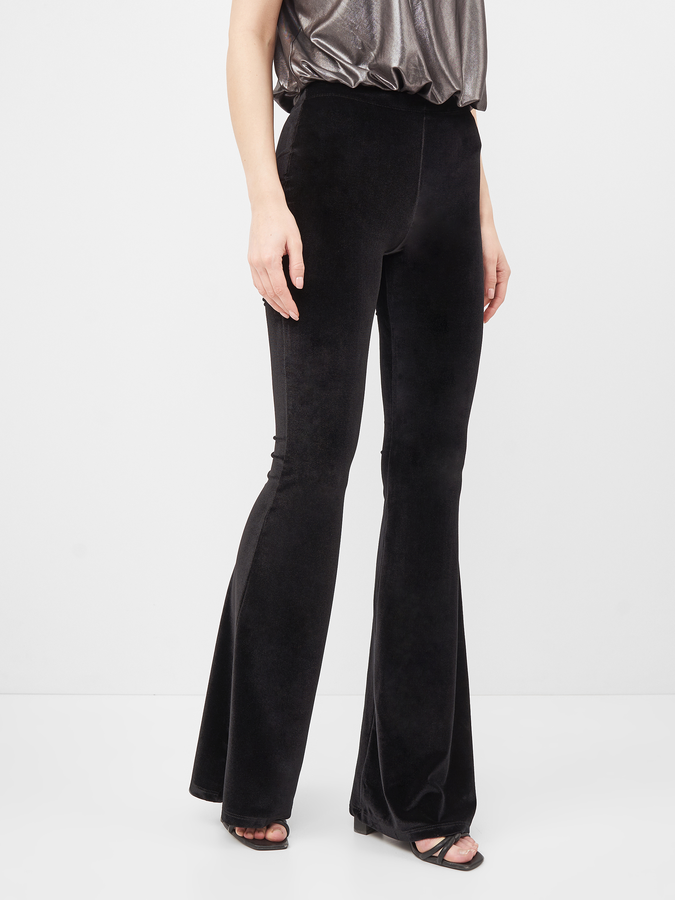 

Брюки Pull & Bear 5679/302/800 S Черные