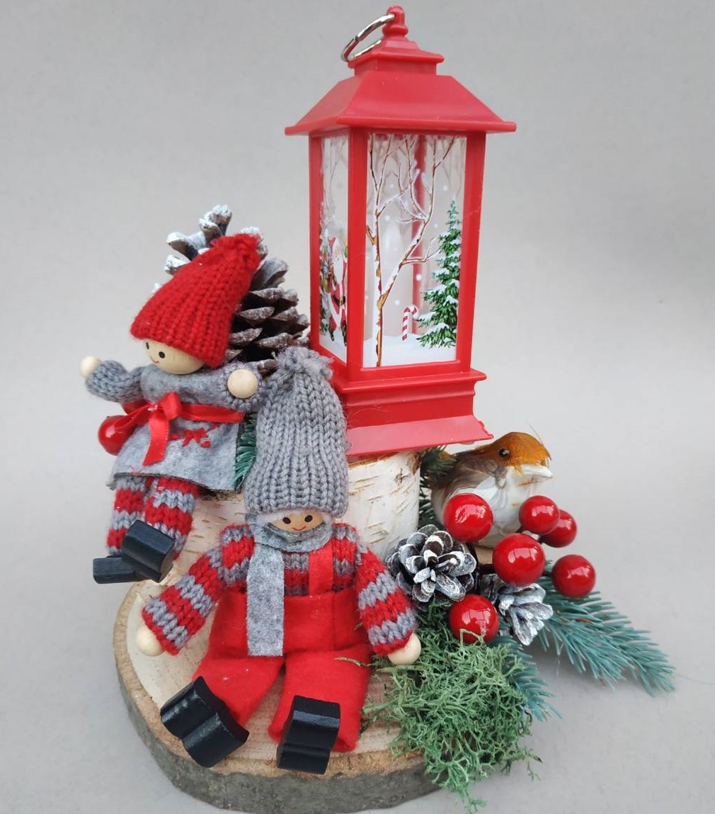 

Рождественская новогодняя композиция Праздничная Vela Handmade 30см. с Натуральным декором для интерьера, дверей, стола Огонь Дизайнерская Фиолетовая